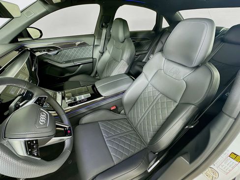 Used 2025 Audi S8 AWD/4WD image 34