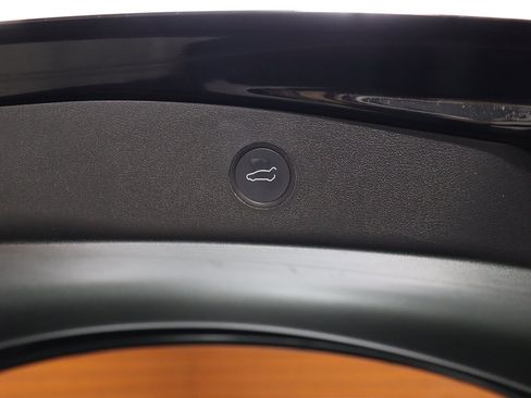 Used 2023 Tesla Model 3 Standard Range image 48