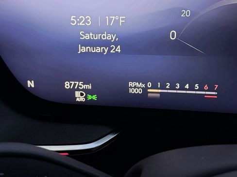 Used 2025 Buick Envision Sport Touring image 3