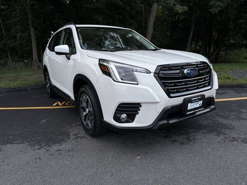 Certified 2023 Subaru Forester Premium AWD/4WD image 2