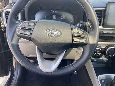 Certified 2023 Hyundai Venue SEL image 18
