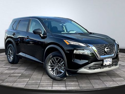 Used 2023 Nissan Rogue S AWD/4WD image 3