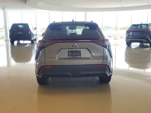 Used 2023 Toyota bZ4X AWD w/ Weather Package image 9