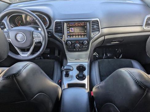 Used 2015 Jeep Grand Cherokee Altitude image 18