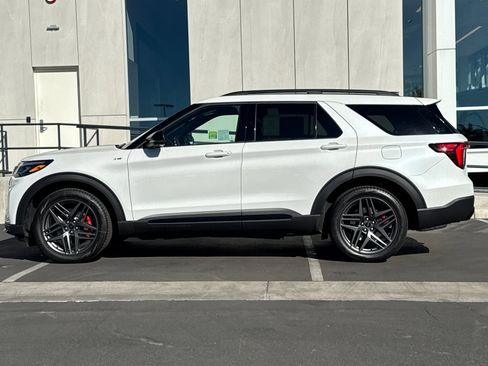 New 2026 Ford Explorer ST-Line w/ ST-Line Street Pack image 6