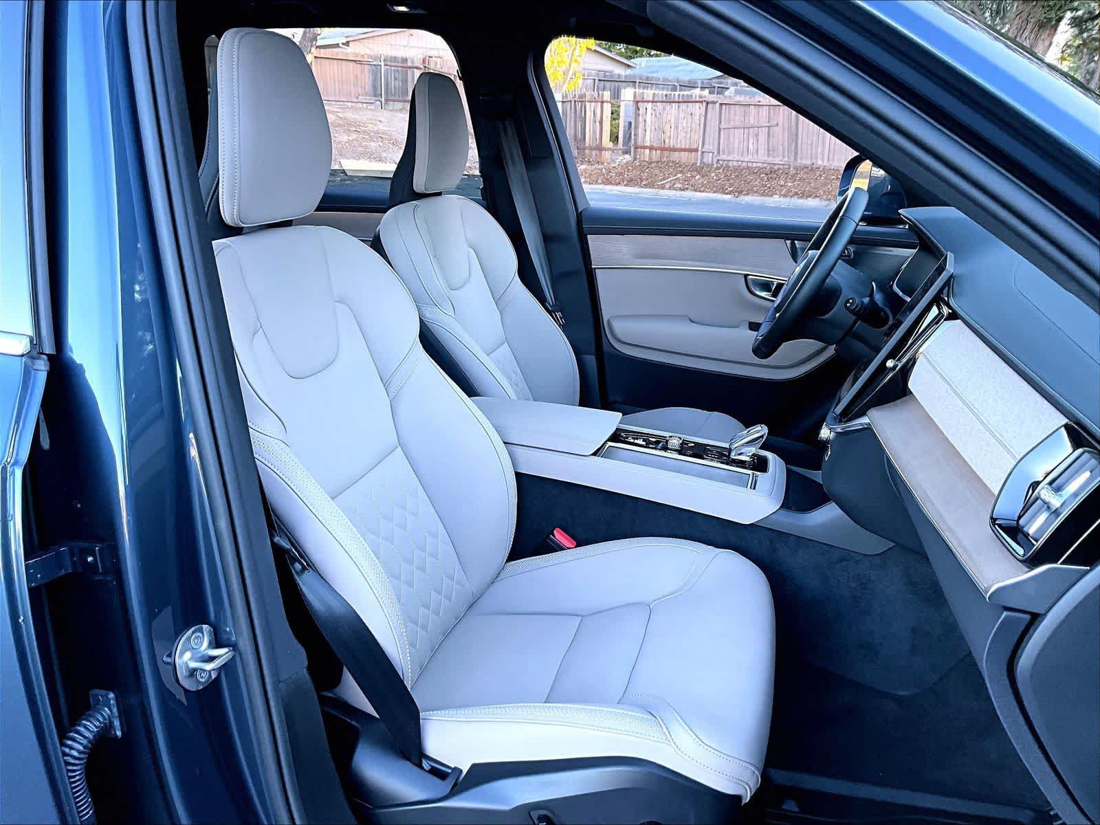 Used 2026 Volvo XC90 B6 Plus w/ Protection Package Premier AWD/4WD image 11
