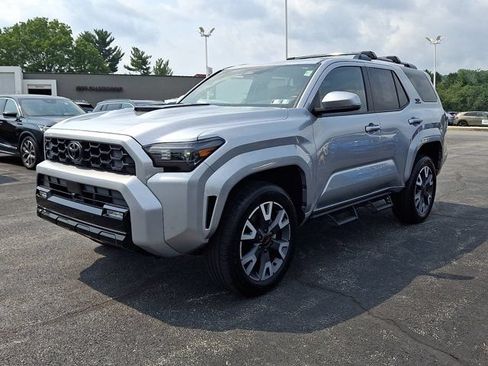 Used 2025 Toyota 4Runner TRD Sport AWD/4WD image 3