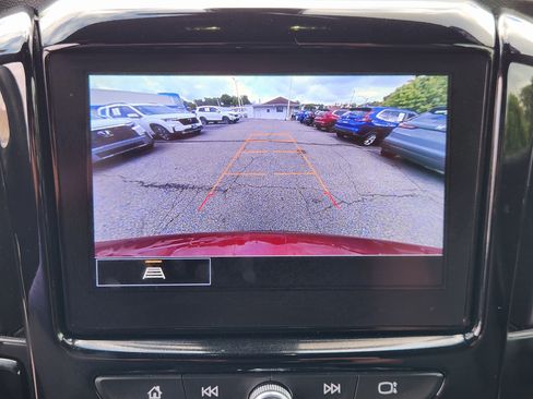 Used 2023 Chevrolet Traverse LT FWD image 13