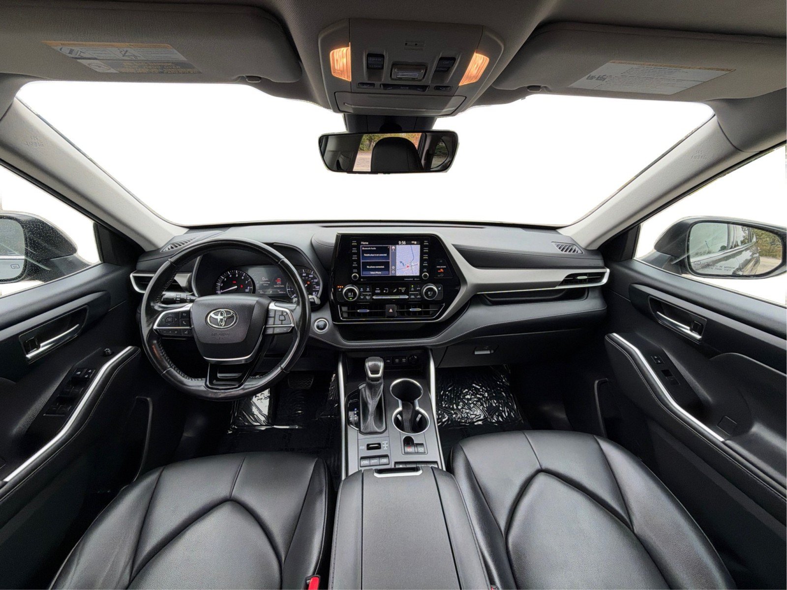 Used 2021 Toyota Highlander XLE AWD/4WD image 38