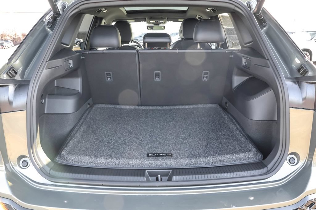 Certified 2026 Volkswagen Tiguan SE R-Line AWD/4WD image 29