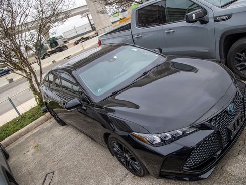 Used 2022 Toyota Avalon XSE image 5