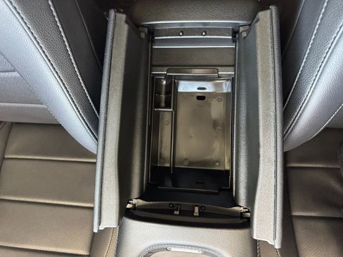 Used 2020 Mercedes-Benz GLE 350 4MATIC w/ Premium Package image 34