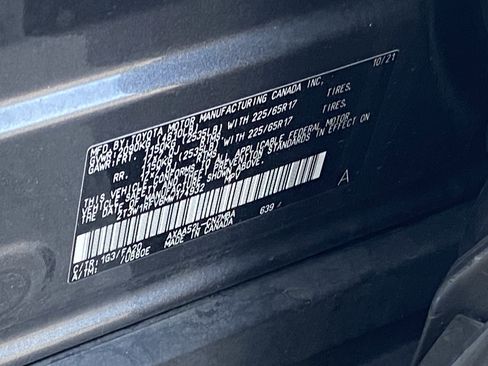 Used 2021 Toyota RAV4 XLE w/ Convenience Package image 9