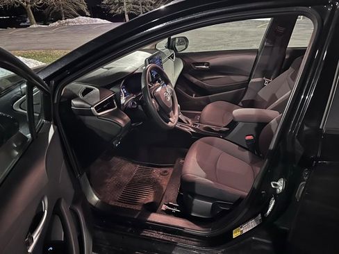 Used 2020 Toyota Corolla LE image 11