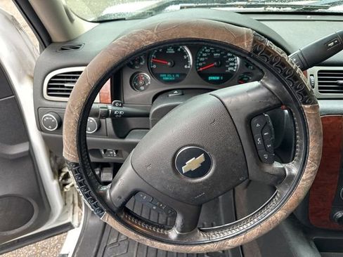 Used 2009 Chevrolet Silverado 2500 LTZ w/ Safety Package AWD/4WD image 19