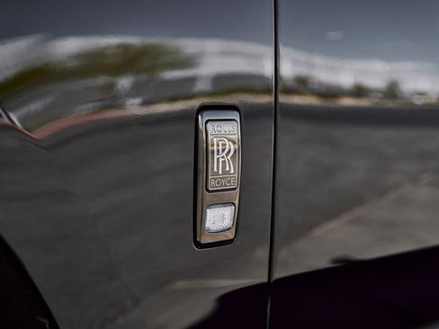 Used 2022 Rolls-Royce Cullinan Black Badge w/ Dark Exterior Package AWD/4WD image 11