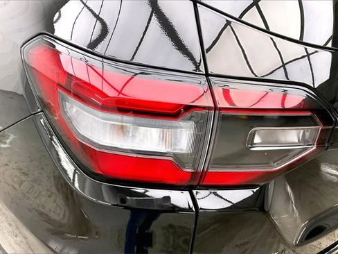 Certified 2024 Honda Pilot Touring image 27