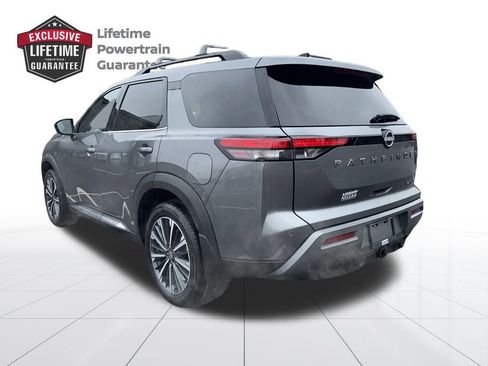 New 2026 Nissan Pathfinder Platinum image 3