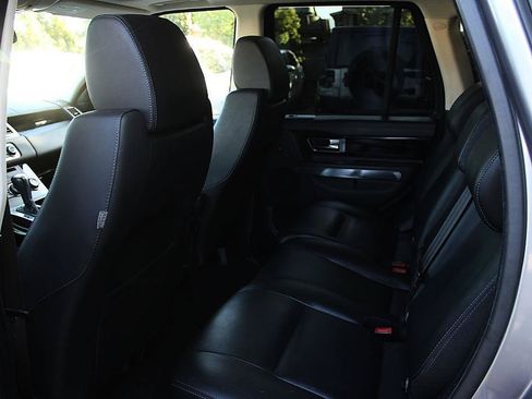 Used 2013 Land Rover Range Rover Sport HSE AWD/4WD image 8