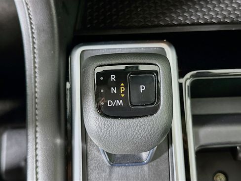 Used 2024 Nissan Pathfinder SV image 24