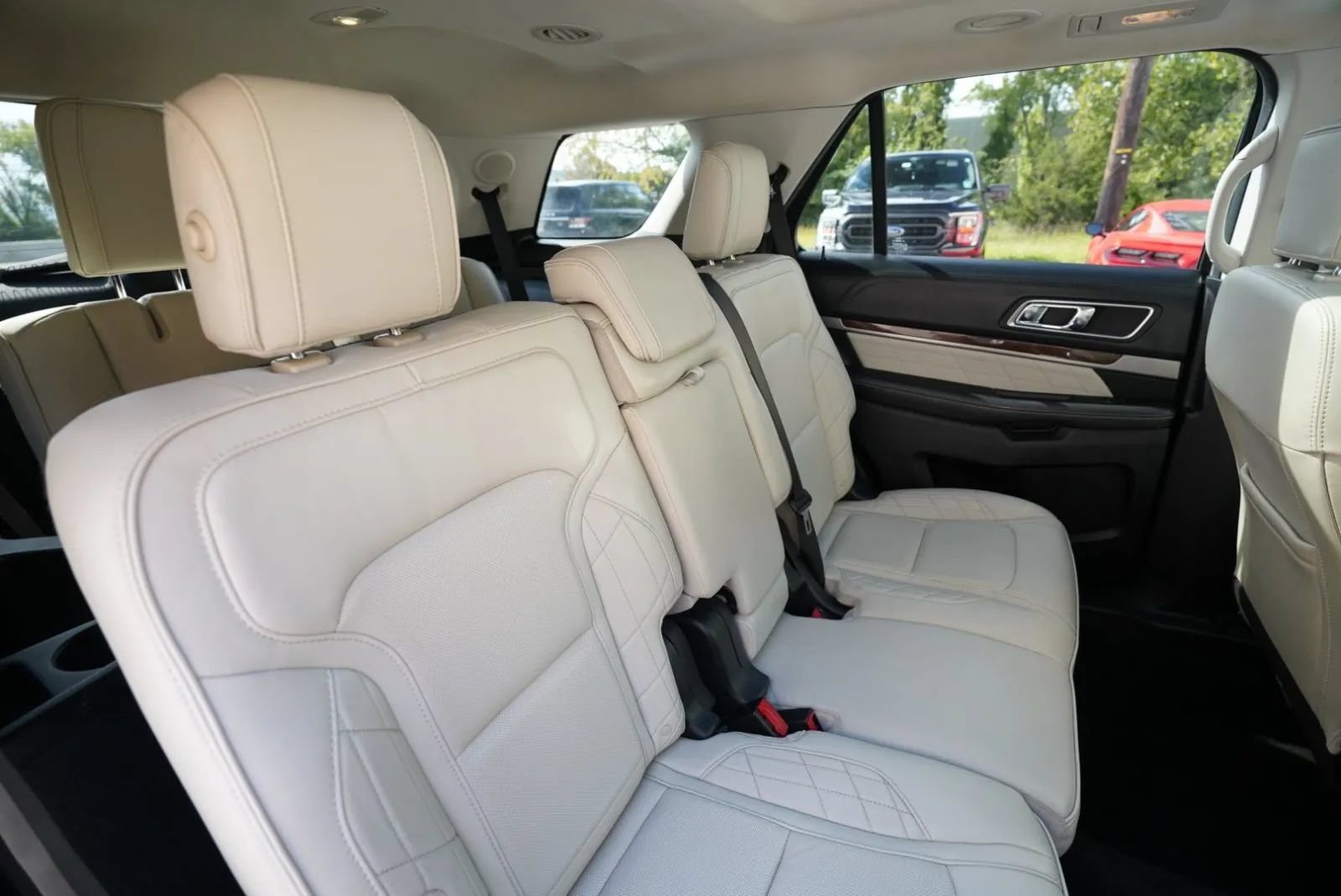 Used 2017 Ford Explorer Platinum AWD/4WD image 41