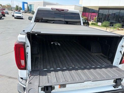Used 2023 GMC Sierra 1500 AT4 w/ Technology Package AWD/4WD image 8