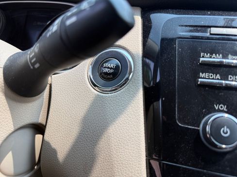 Used 2015 Nissan Rogue SV AWD/4WD image 30