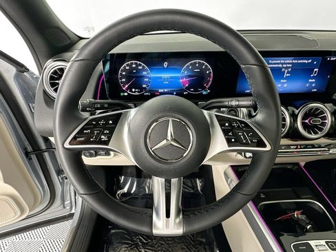 Used 2026 Mercedes-Benz GLB 250 4MATIC image 11