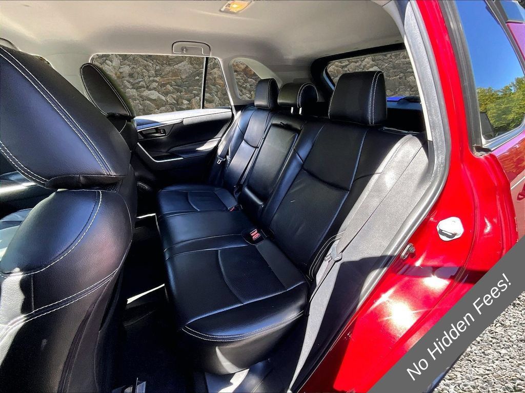Used 2019 Toyota RAV4 LE w/ All Weather Liner Package AWD/4WD image 23