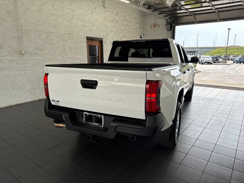 Certified 2024 Toyota Tacoma SR AWD/4WD image 7