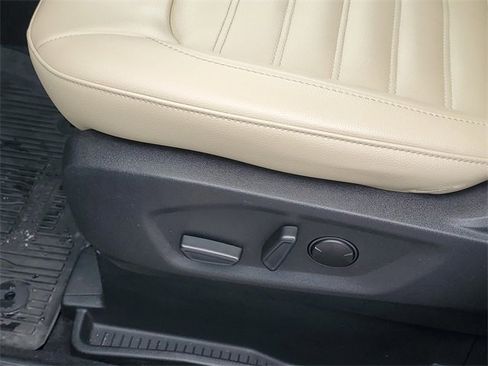 Certified 2022 Ford Edge SEL w/ Convenience Package image 13