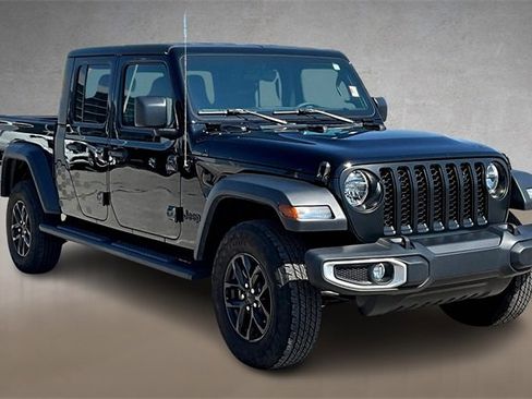 Used 2023 Jeep Gladiator Sport image 11