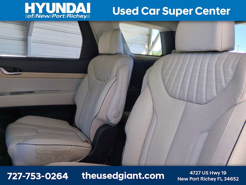 Used 2023 Hyundai Palisade Limited AWD/4WD image 16