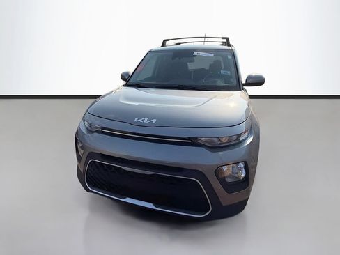 Used 2022 Kia Soul LX w/ Technology Package FWD image 2