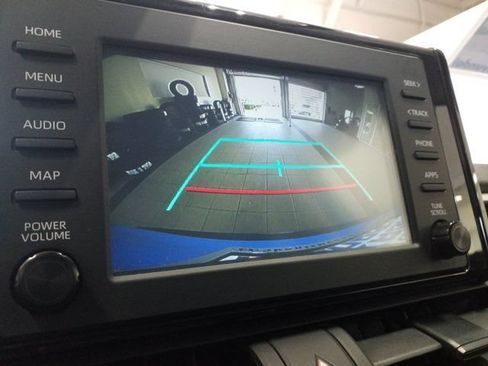 Used 2019 Toyota RAV4 LE w/ Carpet Mat Package AWD/4WD image 9