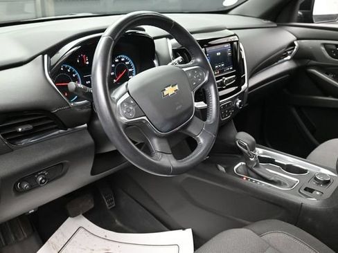 Used 2022 Chevrolet Traverse LT FWD image 14