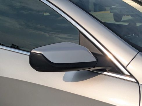 Used 2020 Chevrolet Malibu LT FWD image 10