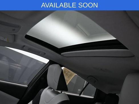 Used 2018 Toyota Prius Four w/ Advanced Technology Package FWD image 27