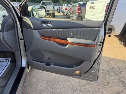 Used 2009 Toyota Sienna XLE FWD image 11