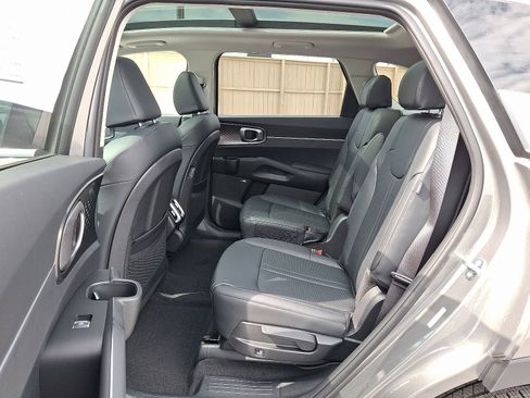 New 2026 Kia Sorento EX AWD/4WD image 7