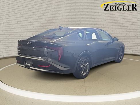 Used 2025 Kia K4 FWD image 5