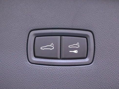 Certified 2024 Porsche Cayenne Coupe AWD/4WD image 33