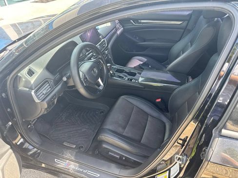 Used 2020 Honda Accord Sport image 2