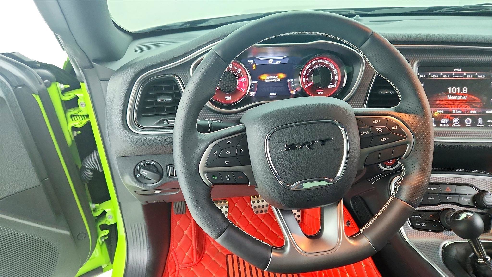Used 2015 Dodge Challenger SRT Hellcat RWD image 15