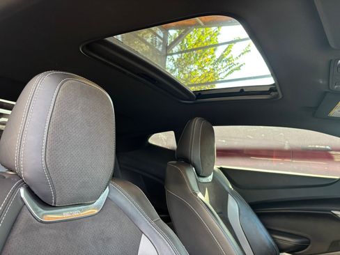 Used 2018 Chevrolet Camaro SS image 20