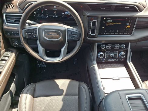 Used 2023 GMC Yukon Denali AWD/4WD image 14
