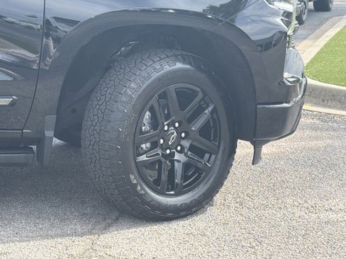 Used 2025 Chevrolet Silverado 1500 High Country w/ Midnight Edition AWD/4WD image 5