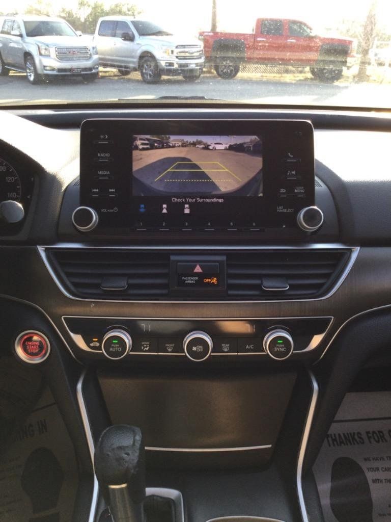 Used 2018 Honda Accord LX image 9