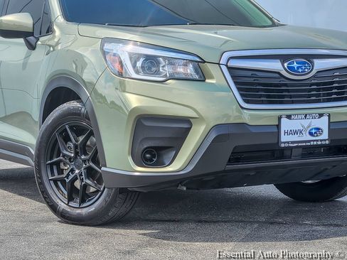 Used 2019 Subaru Forester Premium AWD/4WD image 2
