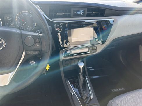 Used 2019 Toyota Corolla L image 17